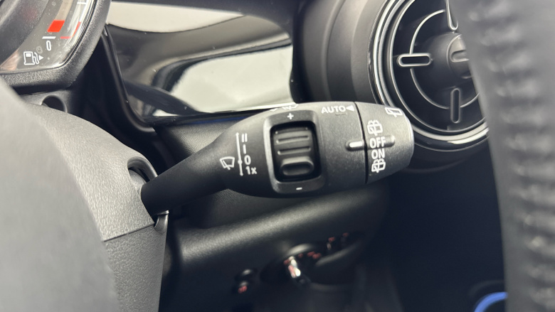 MINI Hatchback 1.5 Cooper Classic 5dr Auto Petrol Hatchback